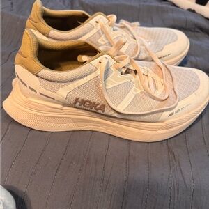 Hoka One One U Transport X Sneaker - Unisex